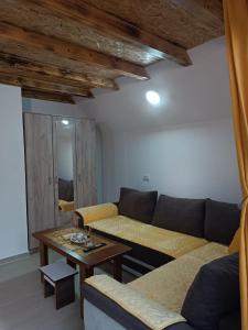 Apartmani Lena