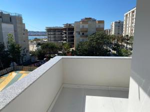 Evis Apartament Ne Plazh Buze Detit