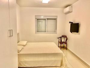 3033 - Em frente ao Hosp Albert Einstein