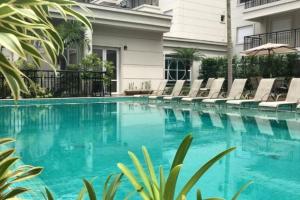 3033 - Em frente ao Hosp Albert Einstein