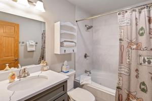 Creekside Suites 20 by Estes Park Condos