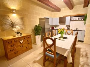 Farmhouse Grazzja with pool