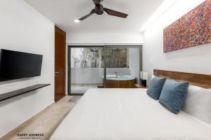 Trendy 1 BR apartment in Cruz Con Mar Brand New Building