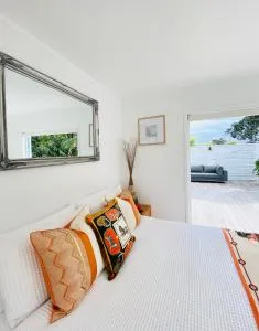 Surfdale Serenity - Bed & Breakfast - Te Whau Bay