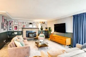 Vibrant Tacoma Retreat, Near Point Defiance Park! - Fircrest