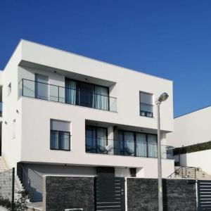 P1 Beachfront one bedroom apartment