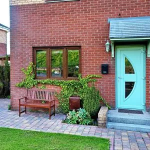 A cosy house near the city centre - Steps