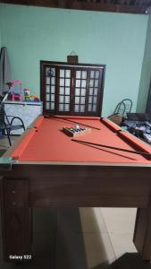 Área de Lazer com quartos e cozinha aberta na Chácara Refrigerio