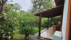 Área de Lazer com quartos e cozinha aberta na Chácara Refrigerio