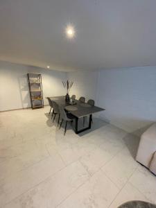 Maisons de vacances Charmante Maison 3 Chambres Plein Centre avec Parking Prive Gratuit : photos des chambres