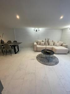 Maisons de vacances Charmante Maison 3 Chambres Plein Centre avec Parking Prive Gratuit : photos des chambres