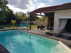 Holiday Home in Loubigné with Pool & Terrace