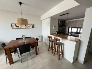 Liniers, con vista al mar