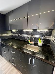 Moderno APTO con Vista 5 Estrellas Wifi Fast & CHECK IN AUTONOMO