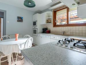 Maisons de vacances Maison renovee 6 pers. a Biscarrosse - Clim, jardin, a proximite du lac & plages - FR-1-319-549 : photos des chambres