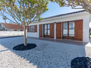 Maisons de vacances Maison renovee 6 pers. a Biscarrosse - Clim, jardin, a proximite du lac & plages - FR-1-319-549 : photos des chambres