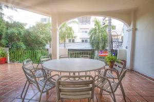 5th Ave Hacienda Retreat