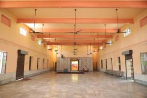 Radha Madhav Ashram Vrindavan