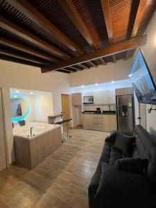 203 Enigmatic Loft with Jacuzzi