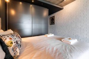 Wex836 - 8th Floor Studio with Parking, Pool & Gym