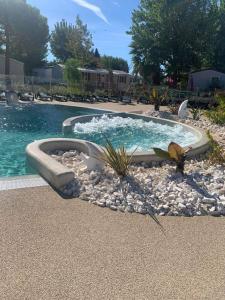Campings Mobil-home a valras-plage au Camping les sables du Midi : photos des chambres