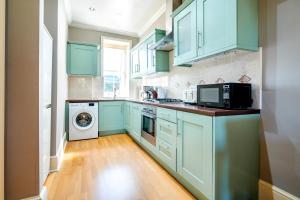 Large 1 Bedroom in Center of London (4)