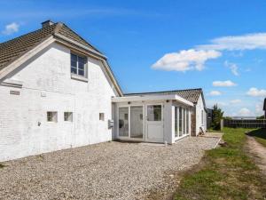 8 person holiday home in Rømø-By Traum