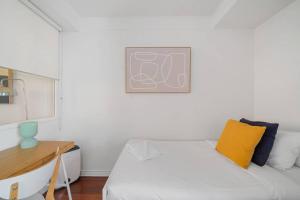 Eclectic Rushcutters Gem - Foosteps to the Harbour