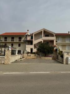 APARTMAN 1 Istočna Gomilica