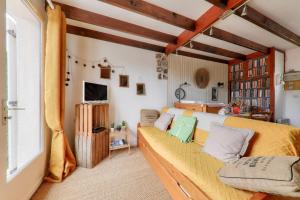 Escapade calme avec piscine à 400m de la plage