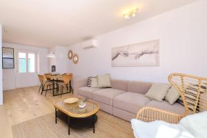 Charming Island Villa Alba - Happy Rentals