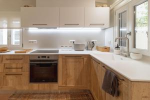 Piatta Medusa Venetian Flat in Corfu Old Town