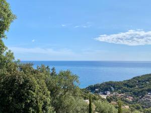 Espectaculares vistas al mar en chalet con piscina