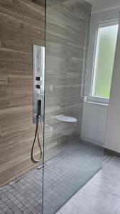 Camera con cucina e piscina a un passo da Torino