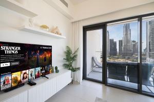 Stunning 2BR Full Burj Khalifa Views 5min walk to Dubai Mall