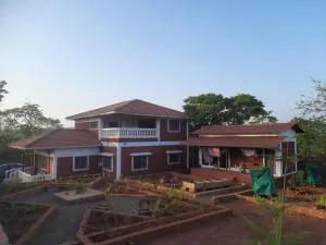 Meghamala Bed and Breakfast - Guhagar