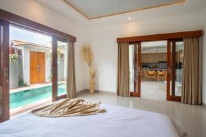 Sundaze 2 - Canggu Paradise with Pool and Kitchen Brand NEW