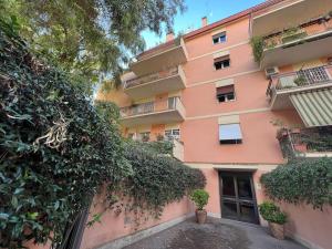 6Ponza Mansion Nature