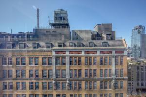 Blueground Hudson Yards gym rock wall arcade NYC-1453