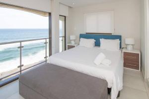 1001 Bermudas modern 3 bedroom beach front sea view apartment
