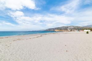 Marina Azul Ático junto al Mar en Salobreña con Parking Gratis