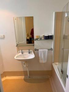 City entire ensuite room 304