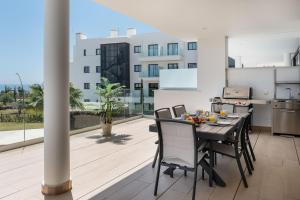 Higueron Blue Skyline View by Alfresco Stays