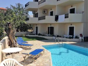 Sea View Apartment in a Great Location!!
