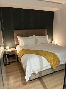 Thandos Luxury Stays at Ellipse, Waterfall