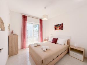 Urban Retreat with Easy Beach Access #1892