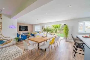 Luxe Ocean+playroom+Seascape - 欣顿