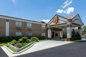 Super 8 by Wyndham Grand Prairie North - دونكانفيل