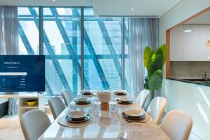 Escape24 2BR Huge Terrace with Canal View
