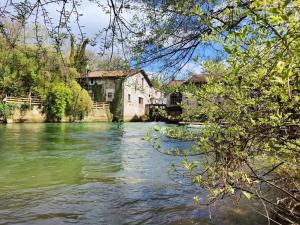 Maisons de vacances Moulin de Courcelles : Maison 3 Chambres